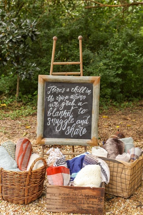 Quotes Pinterest, Pinterest Wedding, Outdoor Wedding Inspiration, Outdoor Fall Wedding, Wedding Blankets, Boho Eclectic, Fall Wedding Decorations, Wedding Inspiration Fall, Boho Fall