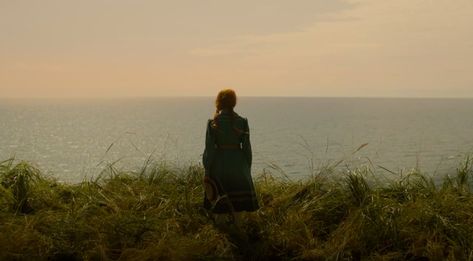 Anne look out over the ocean. Think about Gilbert & how she lost him Amybeth Mcnulty, Anne White, Story Aesthetic, Gilbert Blythe, Beautiful Series, Anne Shirley, Anne With An E, Kindred Spirits, Anne Of Green