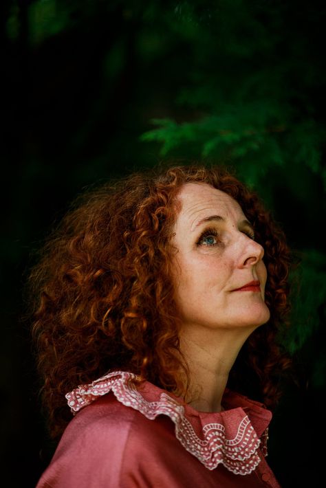 Maggie O’Farrell Looks for Stories Hiding in Plain Sight - The New York Times Marriage Portrait, Dramatic Monologues, Maggie O Farrell, Robert Browning, Hiding In Plain Sight, Famous Poems, Latest Books, Her. Book, The Girl Who