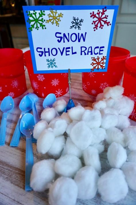 Snowball Games, Xmas Games, Games Christmas, Fun Christmas Games, Christmas Games For Family, Minute To Win, Kids Christmas Party, Winter Preschool, Holiday Games