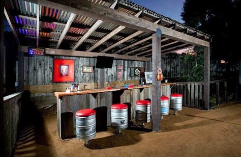 50 Pub Shed Bar Ideas For Men - Cool Backyard Retreat Designs Rustic Pub, Bar En Plein Air, Diy Outdoor Bar, Bar Shed, Bar Exterior, Outside Bars, Rustic Patio, Pub Sheds, Rustic Backyard