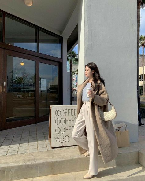 Korea Fall Outfit, Winter Outfits Petite, Spring Outfits Korea, Korea Outfits, Fall Vacation Outfits, Holiday Outfits Winter, Korean Spring Outfits, Korea Life, Korean Ootd