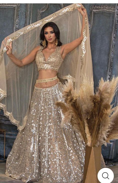 Lehanga Bridal, Lengha Dress, Indian Bridal Couture, Sabyasachi Designer, Sequin Lehenga, Kids Lehenga Choli, Gold Lehenga, Fabric Work, Party Wear Lehenga Choli