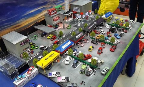 Your Custom Hot Wheels 9 | My Custom Hotwheels & Diecast Cars Hot Wheels Garage Diy, Hot Wheels Diorama, Hot Wheels Diy, Farm Toy Display, Toy Car Garage, Diorama 1:64, Kids Bedroom Organization, Museum Display, Hot Wheels Display