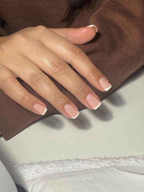 French Tip Gel Nails, Gel Nails French, Bridesmaids Nails, April Nails, Prom 2023, Manikur Kuku, French Manicure Nails, Subtle Nails, Simple Gel Nails