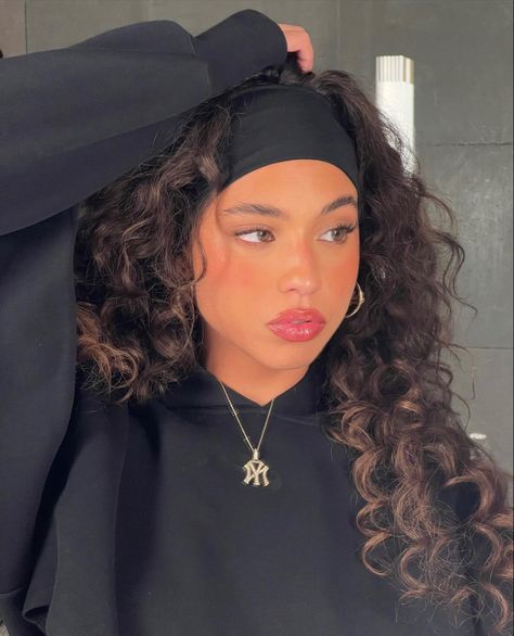 IG: @mariaisabel Κούρεμα Bob, Curly Hair Styles Easy, Fishtail Braid, Hairdos For Curly Hair, Hair Stylies, Curly Hair Inspiration, Hair Stylist Life, Curly Hair Tips, Long Curly Hair