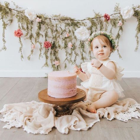 6 Month Baby Picture Ideas, Newborn Crown, Boho Cake, Baby Flower Crown, Smash Cake Girl, 1st Birthday Pictures, 1st Birthday Photoshoot, Bridal Halo, Flower Crown Headband