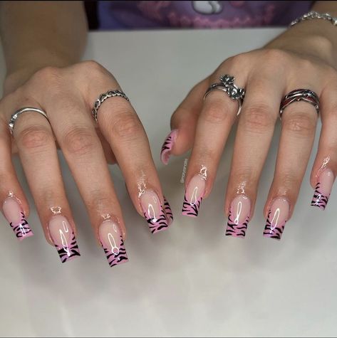 Zebra Nails Shore Outfit, Zebra Acrylic Nails, Pink Zebra Nails, Acrylic Nails Pink, Zebra Print Nails, Zebra Nails, French Tip Acrylic Nails, Y2k Nails, Short Square Acrylic Nails