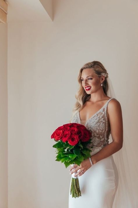 11 Gorgeous Brides That Wore Red Lipstick For Their Wedding Red Lip Wedding Look, Bride With Red Bouquet, Bride Red Lipstick, Red Lips Bride, Red Lip Bride, Red Lip Wedding, Red Lips Wedding, Bridal Beauty Timeline, Bridal Makeup Red Lips