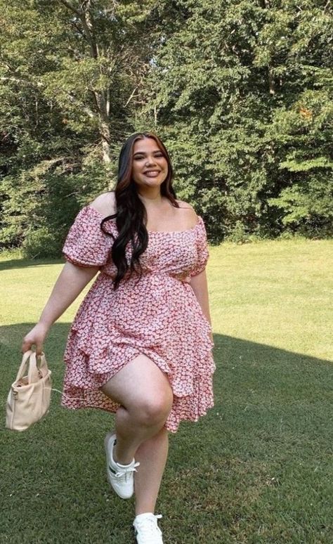 Dresses For Big Belly Women, Big Belly Outfits Plus Size, Summer Outfits Big Stomach, Plus Size Summer Outfits Big Stomach, Flattering Clothes, Dress For Chubby, Big Stomach, Plus Size Posing, Plus Size Summer Fashion