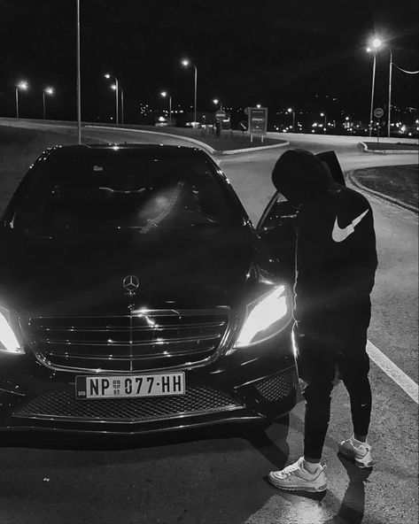 Men Cars Photography, Manifest 2024, Mercedes Wallpaper, Car Poses, Boy Blurred Pic, Instagram Dp, Best Jdm Cars, Classy Couple