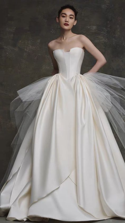 Carrie Bradshaw Wedding Dress, Chanel Wedding Dress, Movie Wedding Dresses, Ballerina Wedding Dress, Simple Satin Wedding Dress, Modern Bridal Dress, Plain Wedding Dress, Simple Satin, Pretty Wedding Dresses