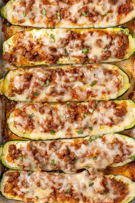 Lasagna Zucchini Boats, Lasagna Zucchini, Grilled Vegetable Salads, Zucchini Boat Recipes, Stuffed Zucchini Boats, Zucchini Stuffed, Gluten Free Lasagna, Boat Food Ideas, Stuffed Zucchini