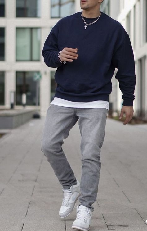 Cool Casual Outfits Men, Men’s Casual Outfits Sporty, Mens Outfits Crewneck, Winter Athletic Outfits Men, Men’s Comfy Casual Outfits, Sweatpant Outfits For Men, Men Sporty Casual Outfit, Comfy Casual Men Outfit, Late 20s Fashion Outfits Men