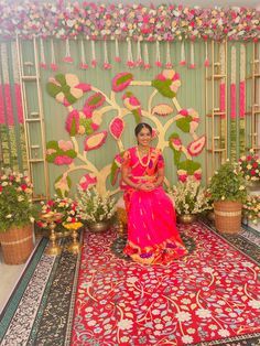 Decor and bride selection of colours are matching with each other #Pellikoothuru #pellikuthurudecoration #pellikuthurudecorationathome #pellikuthurudecorationbutta #pellikuthurudecorideas #pellikuthurufunctiondecorationathome #pellikuthurubackgrounddecoration #pellikuthurufunctiondecoration #pellikuthuruceremonydecoration #pellikuthurustagedecoration #pellikuthurufunctiondecor Leaf Decor Wedding, Small Wedding Decor, Mehendi Decor Ideas, Simple Stage Decorations, Home Flower Decor, Indian Wedding Decor, Diy Floral Decor, Flower Garland Wedding, Wedding Background Decoration