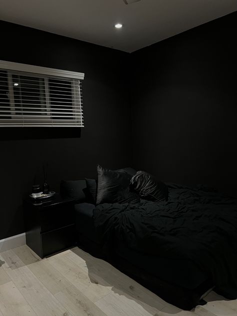 Men Black Room Ideas, Black Bedroom Small Room, Black Wall Inspo Bedroom, Small Black Room Aesthetic, Black Wall Aesthetic Bedroom, Black Small Room Ideas, Black Room Design Bedroom Ideas, Sleek Black Bedroom, All Black Bedroom Aesthetic