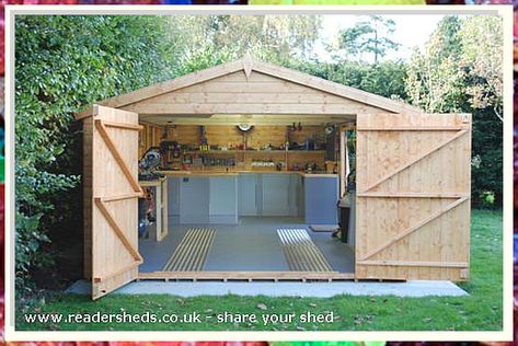 Looking for an easy way to add some extra storage to your backyard? Try a small garden shed! These simple structures are perfect for storing lawnmowers, tools, or any other small items you might need access to. Workshop Building Ideas, Shed Workshop, Cool Sheds, Small Garden Shed, Storage Shed Kits, Range Velo, Shed Of The Year, Workshop Shed, Man Shed