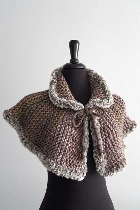 KnitsomeStudio - Etsy Italia Wool Capelet, Capelet Pattern, Knitted Capelet, Outlander Knitting, Cord Ties, Cowl Scarf, Wool Shawl, Taupe Color, Knitted Shawls