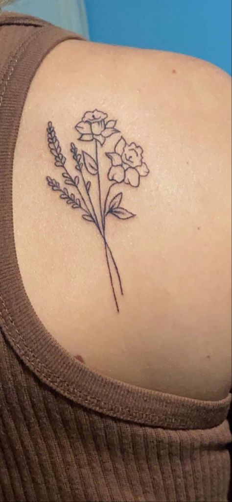 Daffodil And Lotus Flower Tattoo, Daffodil Lavender Tattoo, Tulip And Marigold Tattoo, Daffodil Bouquet Tattoo Small, Daphadil Flower Tattoo Simple, Daffodil Tattoo On Shoulder, Daffodils Line Art, Fine Line March Flower Tattoo, Daffodil And Lilac Tattoo