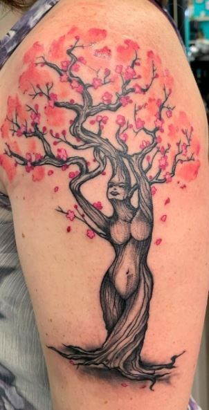 Black Woman Tree Tattoo, Human Tree Tattoo, Tree Back Tattoo Black Women, Tree Tattoo Ideas Female, Tulip Tree Tattoo, Tree On Back Tattoo, Back Tree Tattoo Women, Tree With Flowers Tattoo, Tree Back Tattoo Women