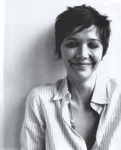 Maggie Gyllenhaal Maggie Gyllenhaal Hair, Middle Aged Women Hairstyles, Beehive Hair, Long Hairdos, Messy Pixie, Bouffant Hair, Maggie Gyllenhaal, Asymmetrical Hairstyles, Prom Hairstyles For Short Hair