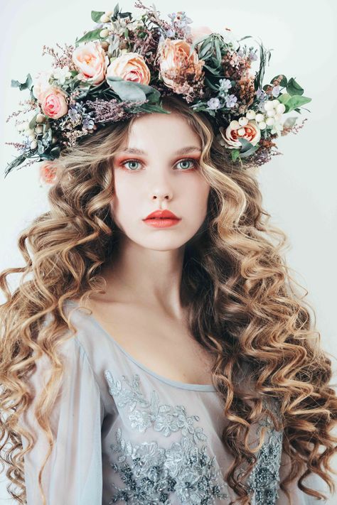 Soft Flower on Behance Medieval Makeup, Floral Headdress, Flower Headdress, Flowers In Her Hair, Photographie Portrait Inspiration, Decoration Photo, Fantasy Photography, Floral Headpiece, 인물 사진