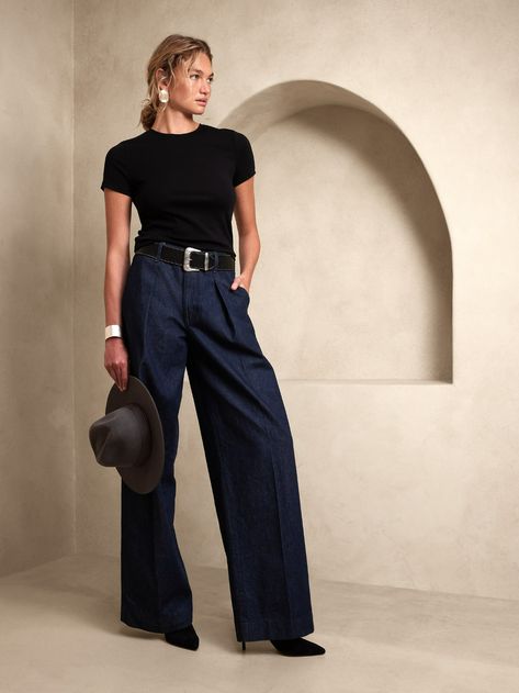 Côte Wide-Leg Jean | Banana Republic Leg Pants Outfit, Mode Jeans, Banana Republic Jeans, Looks Black, How To Hem Pants, Looks Chic, Professional Outfits, Blue Pants, Business Casual Outfits