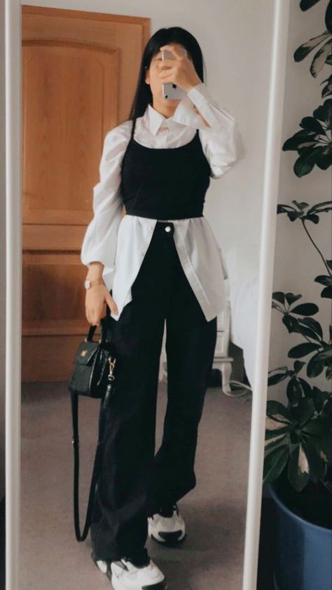 Outfit Ideas Winter Modest, Normcore Aesthetic Outfit, Corset Top Outfit Winter, Lazy Day Outfits For School, Outfits For Warm Weather, Blackheads And Whiteheads, Preppy Outfits For School, Casual Preppy Outfits, Casual Day Outfits