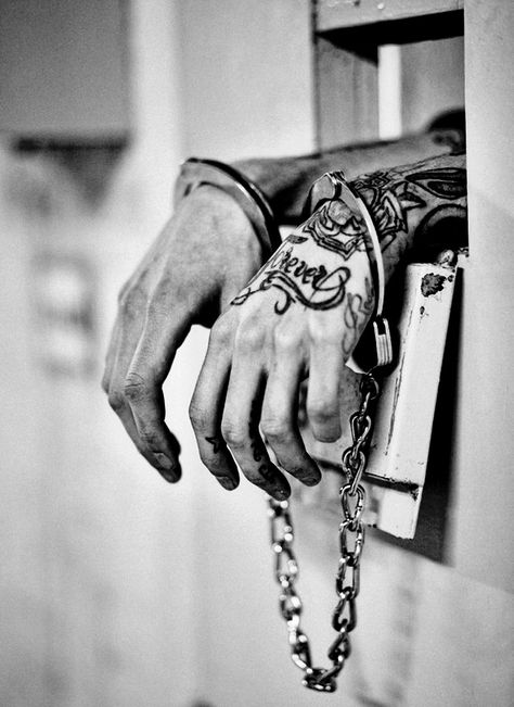 Chicanas Tattoo, Gang Culture, Gangsta Tattoos, Prison Art, Chicano Style Tattoo, Chicano Tattoos, Hand Photography, Phone Wallpaper For Men, Chicano Art