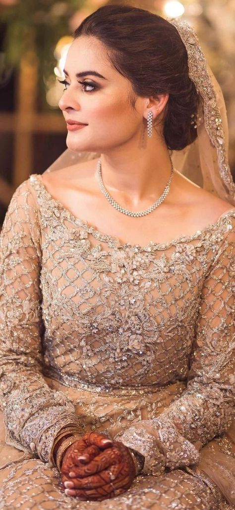 Minal Khan, Pakistani Actress, Pakistani Bridal, Fancy Outfits, Fancy Dresses, One Shoulder Formal Dress, Dream Wedding, Makeup Looks, Actresses