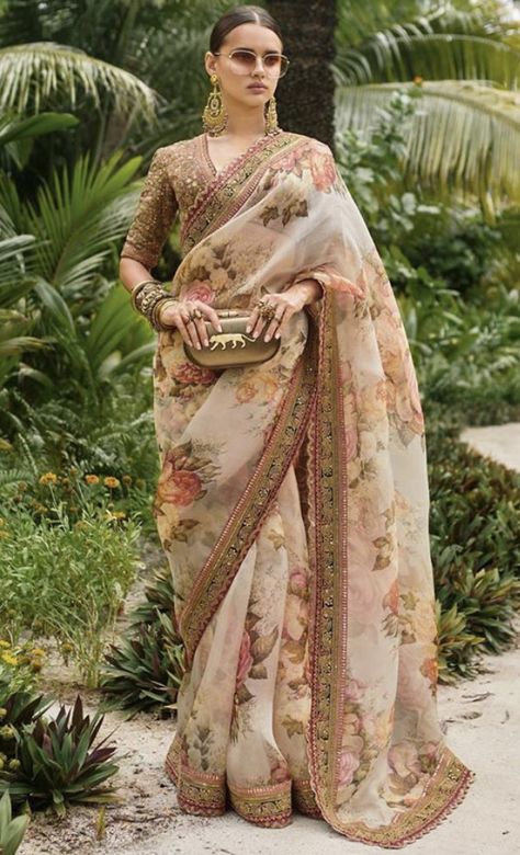 Shilpa Shetty Yoga, Luxury Saree, Sabyasachi Collection, Sabyasachi Bridal, Sabyasachi Mukherjee, Sabyasachi Sarees, Sabyasachi Bride, Saree Bollywood, Indian Sari Dress