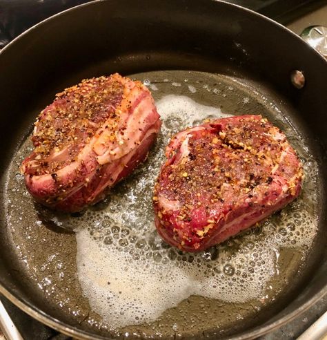 How To Pan Sear Steak To Perfection - La Bella Vita Cucina Sear And Bake Steak, Ny Strip Steak Recipes Pan Seared, Pan Sear Steak, Pan Cooked Steak, Steak Recipes Pan, Ny Strip Steak Recipes, Cookout Foods, Sear A Steak, Steak Recipes Pan Seared