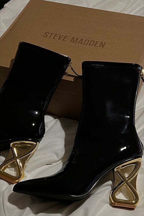 Steve Madden Aesthetic, Steve Madden Outfit, Steve Madden Outfits, Fall Fashion Outfit Ideas, Cute Outfits To Wear, Aesthetic Shopping, Outfit Inspo Aesthetic, Shopping Aesthetic, Shoes Stylish