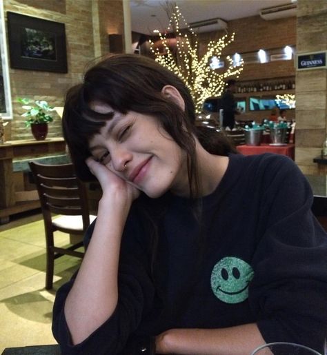 @xcvml Alissa Salls, 짧은 머리, Cool Poses, Foto Ideas Instagram, 가을 패션, Aesthetic Hair, Girl Icons, Pretty Hairstyles, Aesthetic Girl