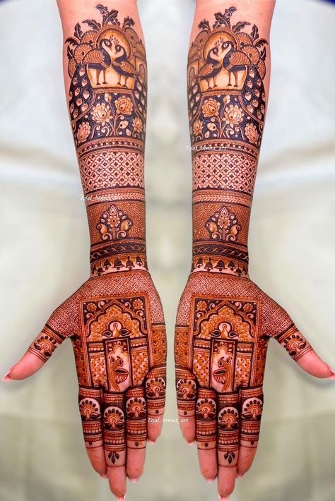 Take a look at the different filters provided on the WeddingWire India platform and sort the top mehndi artists near you or in your city in a jiffy. From picking mehndi artists who can offer the latest artistic mehndi designs within your wedding budget to finding one that suits your location - the WeddingWire India app is going to assist you on every step. Full Hand Karwa Chauth Mehendi, Karwa Chauth Mehendi Full Hand Back, New Fancy Mehndi Designs, Bridal Mehndi Designs Unique Indian Weddings, Bridal Mehandi Unique, Latest Bridal Mehndi Designs Unique, Full Hand Mehndi Designs Latest, Latest Bridal Mehndi Designs Weddings, Karwa Chauth Mehendi