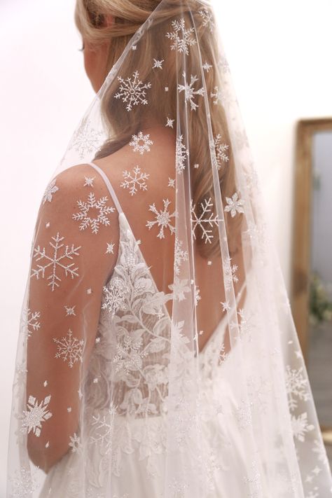 Snow Queen Wedding, Wedding Dress With Snowflakes, Winter Wedding Aesthetic Snow, Winter Wedding Veil, Snowy Wedding Aesthetic, Winterwonder Land Wedding, Snowflake Wedding Dress, December Bride, Winter Wedding Aesthetic