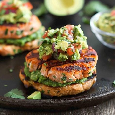 Grilled Salmon Burgers with Avocado Salsa Salmon Burgers Recipe, Crab And Shrimp Seafood Bisque, Bread Dips Recipes, Grilled Salmon Burgers, Seafood Bisque Recipe, Burgers With Avocado, Easy Chicken Wing Recipes, Salmon Burger Recipe, Crab And Shrimp