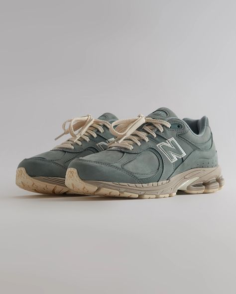 size 9 Kith New Balance 2002R Pistachio Slate Grey Chinois Green IN HAND and ready to ship New in Box Kith New Balance, Men’s Footwear, Mens Shoes 2024 Trends, Men’s Casual Shoes, Men’s Sneakers, Cool Mens Shoes, Shoes For Guys, New Balance Shoes Men, Mens New Balance