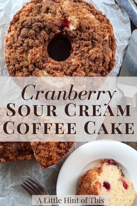 Sour Cream Coffee Cake Recipe, Cranberry Coffee Cake, Apple Dessert Recipes Easy, Coffee Cake Recipes Easy, Almond Crunch, Cinnamon Crumble, Cream Fresh, Sour Cream Coffee Cake, Coffee Cake Recipe