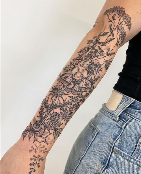 Botanical Tattoo Sleeve, Mangas Tattoo, Earthy Tattoos, Nature Tattoo Sleeve, Forest Tattoos, Fine Line Tattoo, Floral Tattoo Sleeve, Botanical Tattoo, Arm Sleeve Tattoos