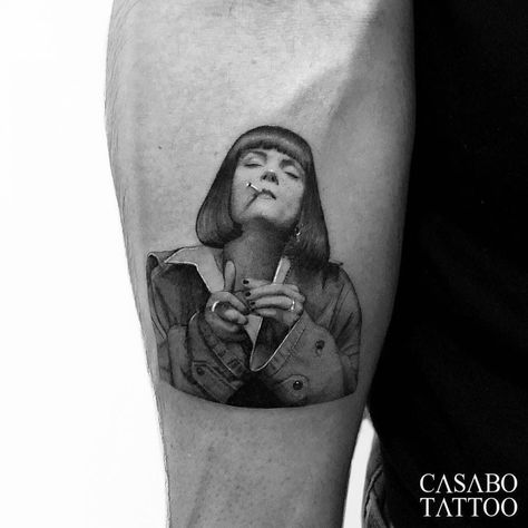 Mia Wallace Tattoo, Tarantino Tattoo Ideas, Pulp Fiction Tattoo, Trippy Tattoo Ideas, Tarantino Pulp Fiction, Trippy Tattoo, Unique Tattoos For Men, Glyph Tattoo, Surreal Tattoo