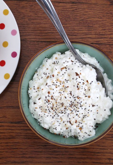 Cottage Cheese Goes Gourmet: 4 Savory Mix-Ins For Your Curds Office Refrigerator, Cottage Cheese Salad, Cottage Cheese Snack, Cottage Cheese Recipes, Queso Feta, Cheese Snacks, Cheese Toast, Cheese Topping, Cheese Salad