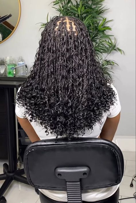 Long Boho Bob Knotless Braids, Long Bob Boho Knotless Braids, Knotless Braids Mid Back Length, Mid Length Knotless Braids, Boho Knotless Braids Short, Short Goddess Braids, Boho Braided Hairstyles, Cabello Afro Natural, Short Box Braids Hairstyles