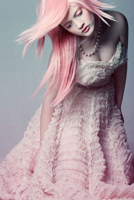 fluff | Flickr - Photo Sharing! Pale Pink Hair, Pink Hair Girl, All Pink Outfit, Girl In Dress, Editorial Vogue, Tout Rose, Mode Rose, Glitter Rosa, Look Rose