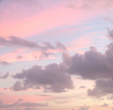 pale, pastel, and sky image Glossier Cloud Paint, Pastel Sky, Ochako Uraraka, Marina And The Diamonds, Look At The Sky, Cloud Painting, Pretty Sky, Sky And Clouds, Pink Sky