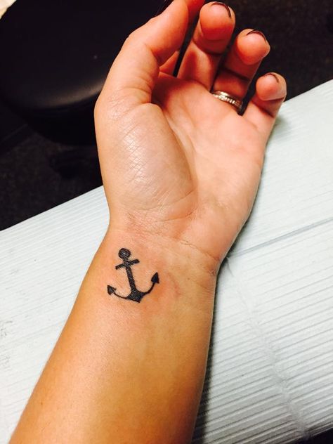 Small Tattoos With Meaning Quotes, Anchor Tattoo Wrist, Feminine Anchor Tattoo, Small Anchor Tattoos, Tattoo On Wrist, Small Anchor, Anchor Tattoo Design, Tattoo Apprenticeship, Becoming A Tattoo Artist