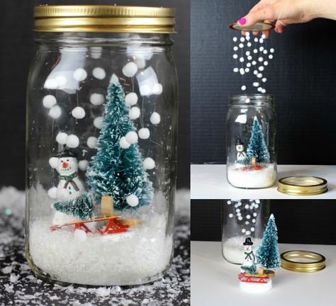 schneekugel basteln kindern diy schraubglas gross anleitung Snow Globe Mason Jar, Juleverksted For Barn, Mason Jar Christmas Crafts, Jul Diy, Mason Jar Christmas Gifts, Kerajinan Diy, Diy Snow Globe, Jar Ideas, Diy Jar Crafts