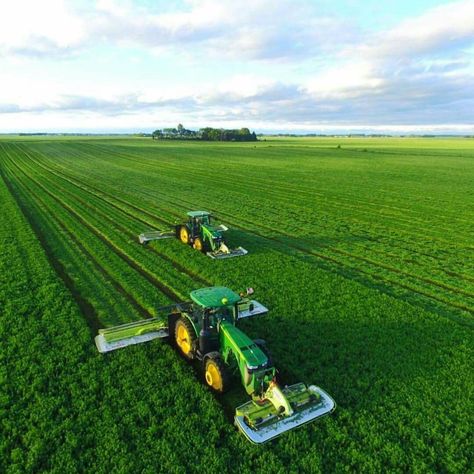 Hay Farming, Tractor Photography, Agriculture Pictures, John Deere Tractors Pictures, Farm Jokes, Agriculture Photos, John Deere Tractors Farms, Precision Agriculture, Tractor Pictures