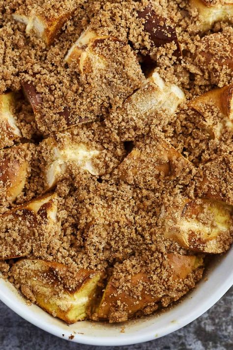 Bagel French Toast Bake, Cinnamon Crunch Bagel, Cinnamon Bagel, Bagel Flavors, Bagel French Toast, French Toast Cinnamon, Sweet Breakfast Casserole, Cinnamon Bagels, French Toast Recipe Cinnamon