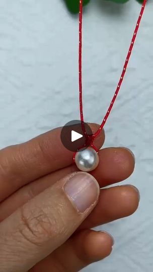 Pearl Necklace Simple, Simple Pearl Necklace, Craft Craft, Lace Bracelet, Diy Bracelet Designs, Craft Jewelry, Necklace Craft, Lamb Recipes, Necklace Simple